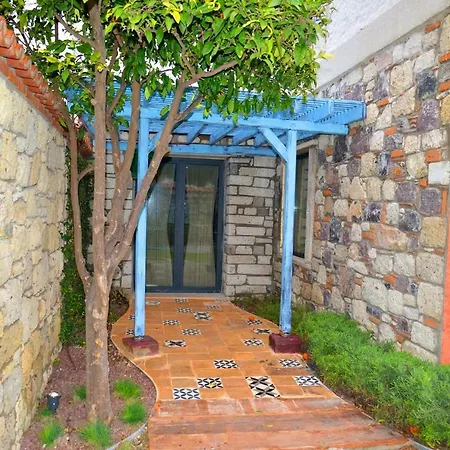 Alacati Suites מלון