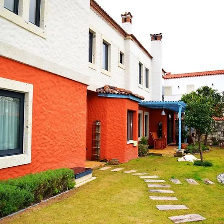 Отель Alacati Suites 2*