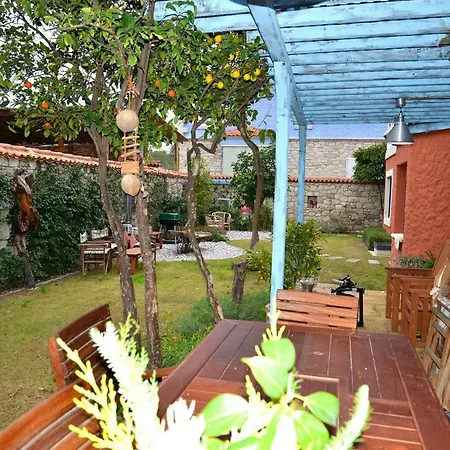 Отель Alacati Suites