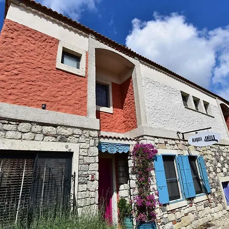 Alacati Suites מלון אלאקאטי