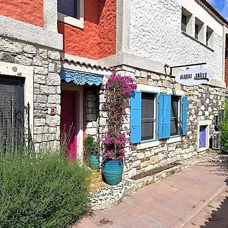 Alaçatı Suites 3*