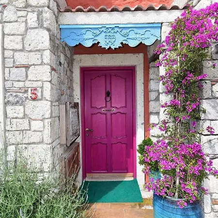 Alacati Suites ホテル 3*